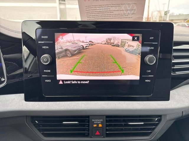 Certified 2025 Volkswagen Jetta SE w/ Sunroof Package image 27