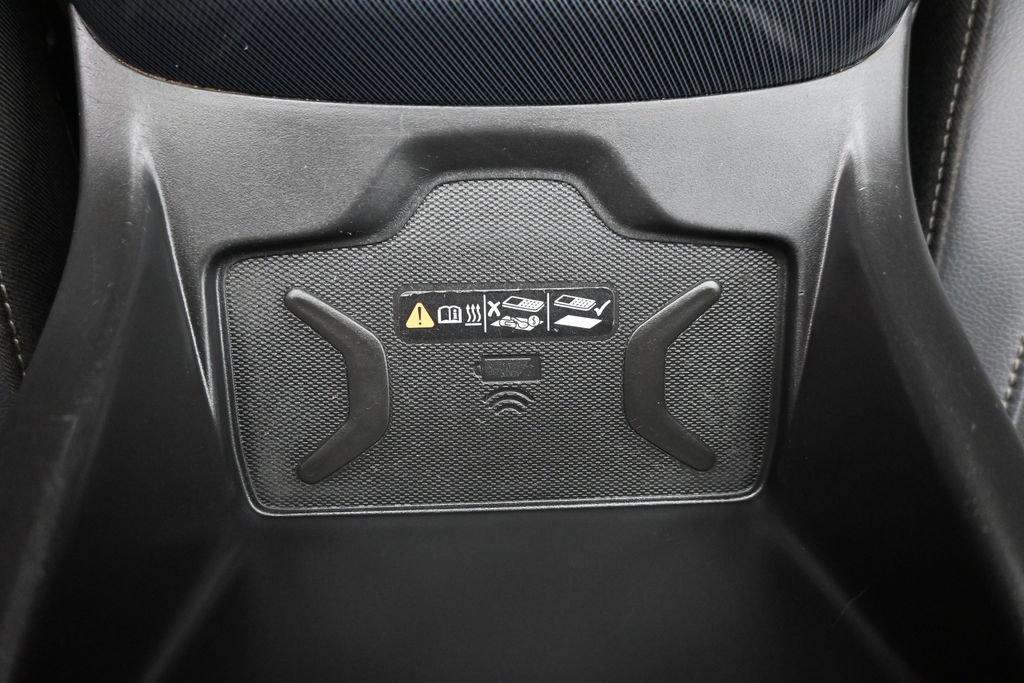 Used 2022 Chevrolet Colorado Z71 w/ Safety Package AWD/4WD image 23