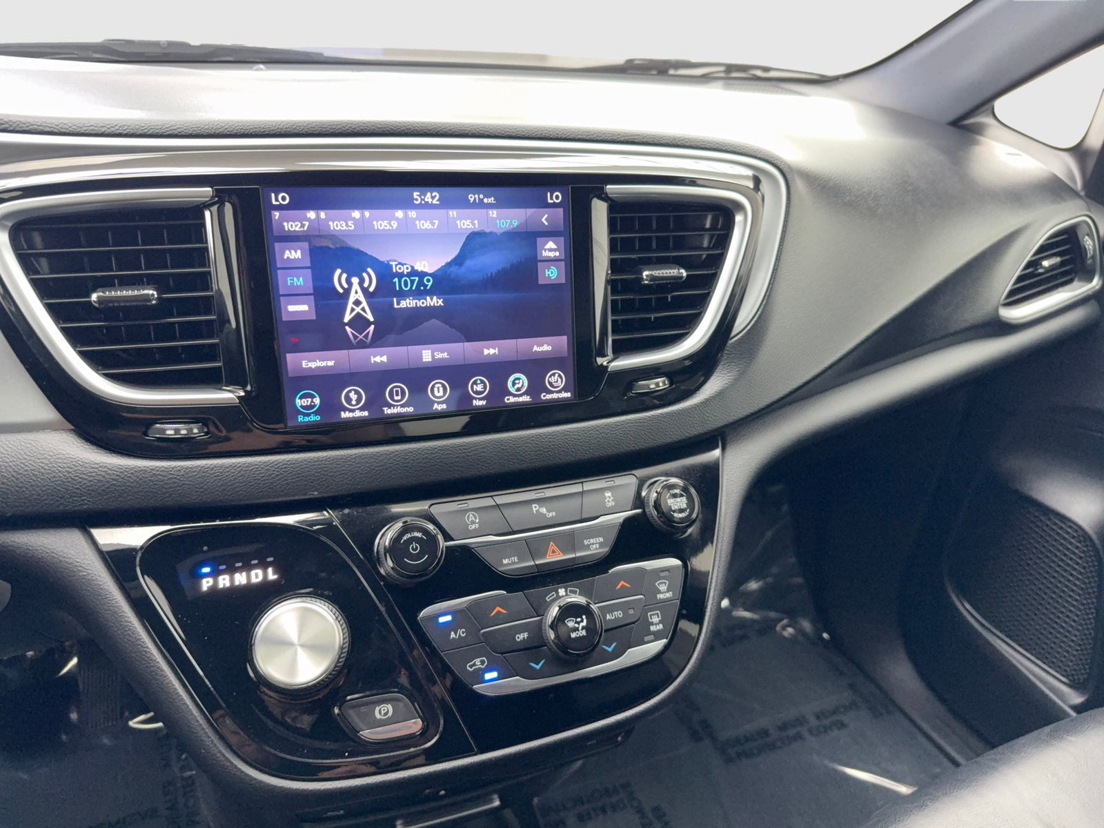 Used 2019 Chrysler Pacifica Touring-L Plus w/ S Appearance Package FWD image 24