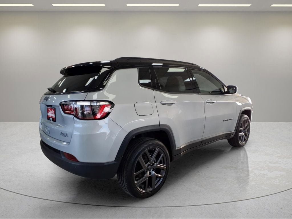 New 2026 Jeep Compass Limited AWD/4WD image 3