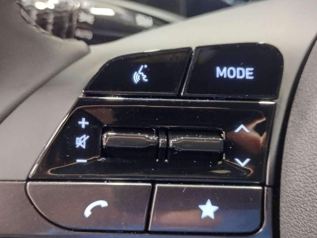 New 2025 Hyundai Elantra SEL image 21