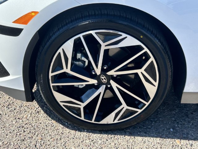Used 2023 Hyundai Ioniq 6 SEL RWD image 10