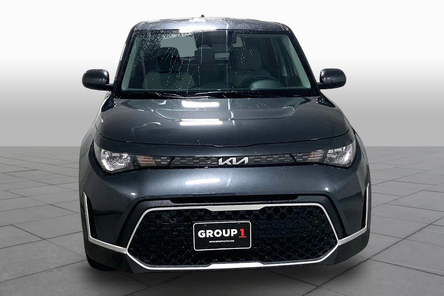 Used 2025 Kia Soul LX w/ LX Technology Package FWD image 3