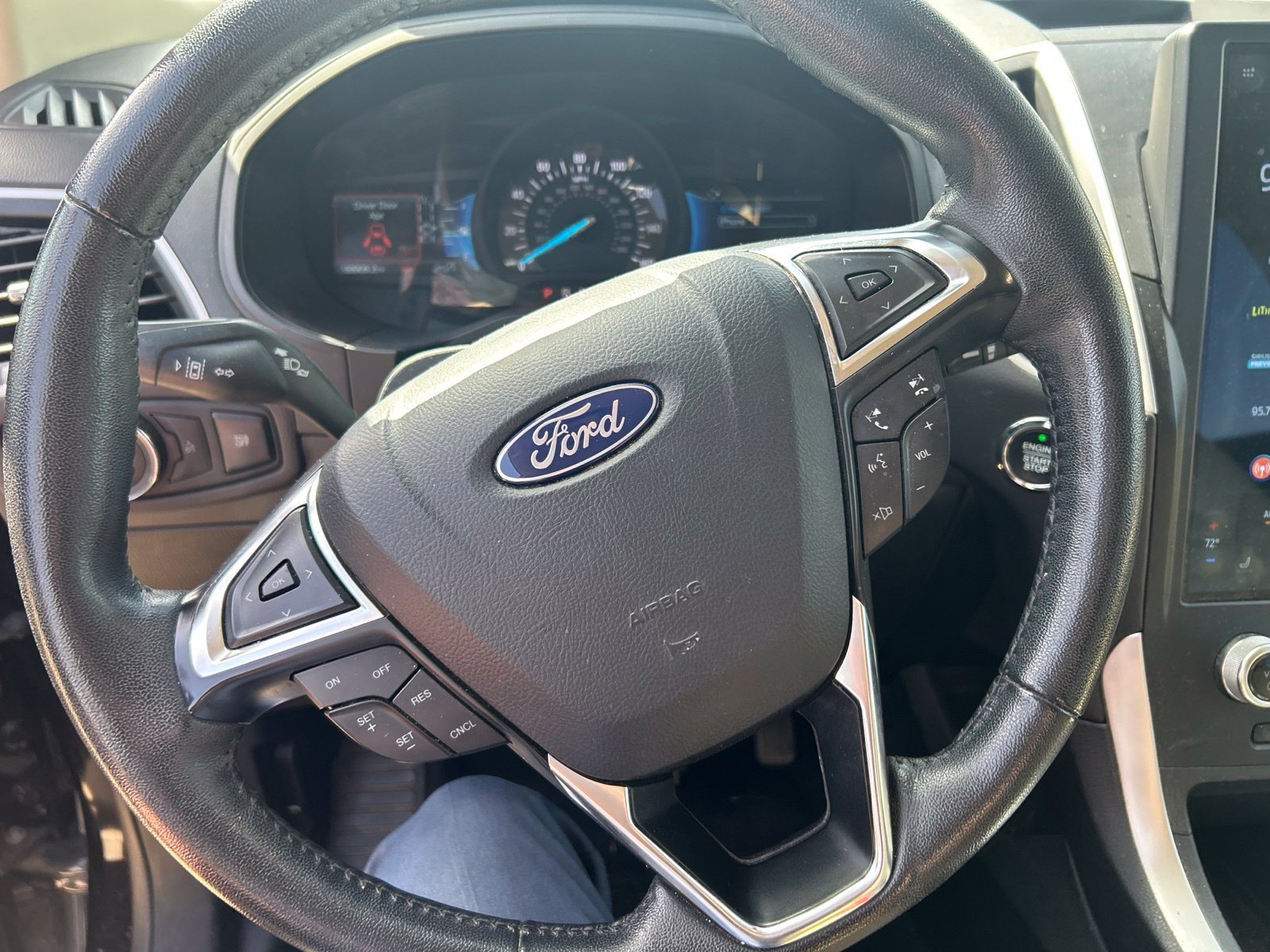 Used 2024 Ford Edge SEL AWD/4WD image 12