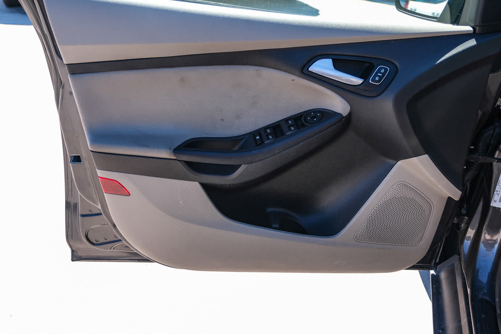 Used 2015 Ford Focus SE FWD image 23