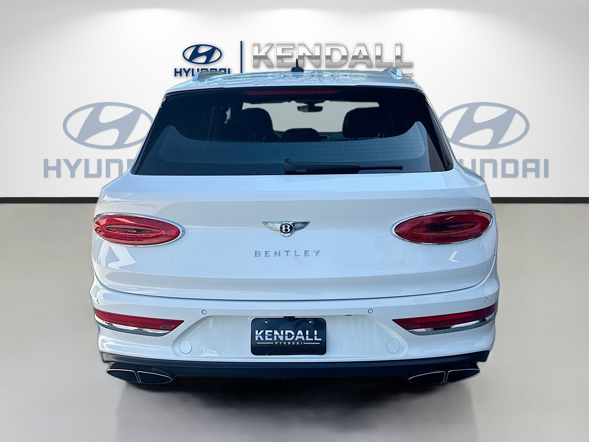 Used 2023 Bentley Bentayga AWD/4WD image 5
