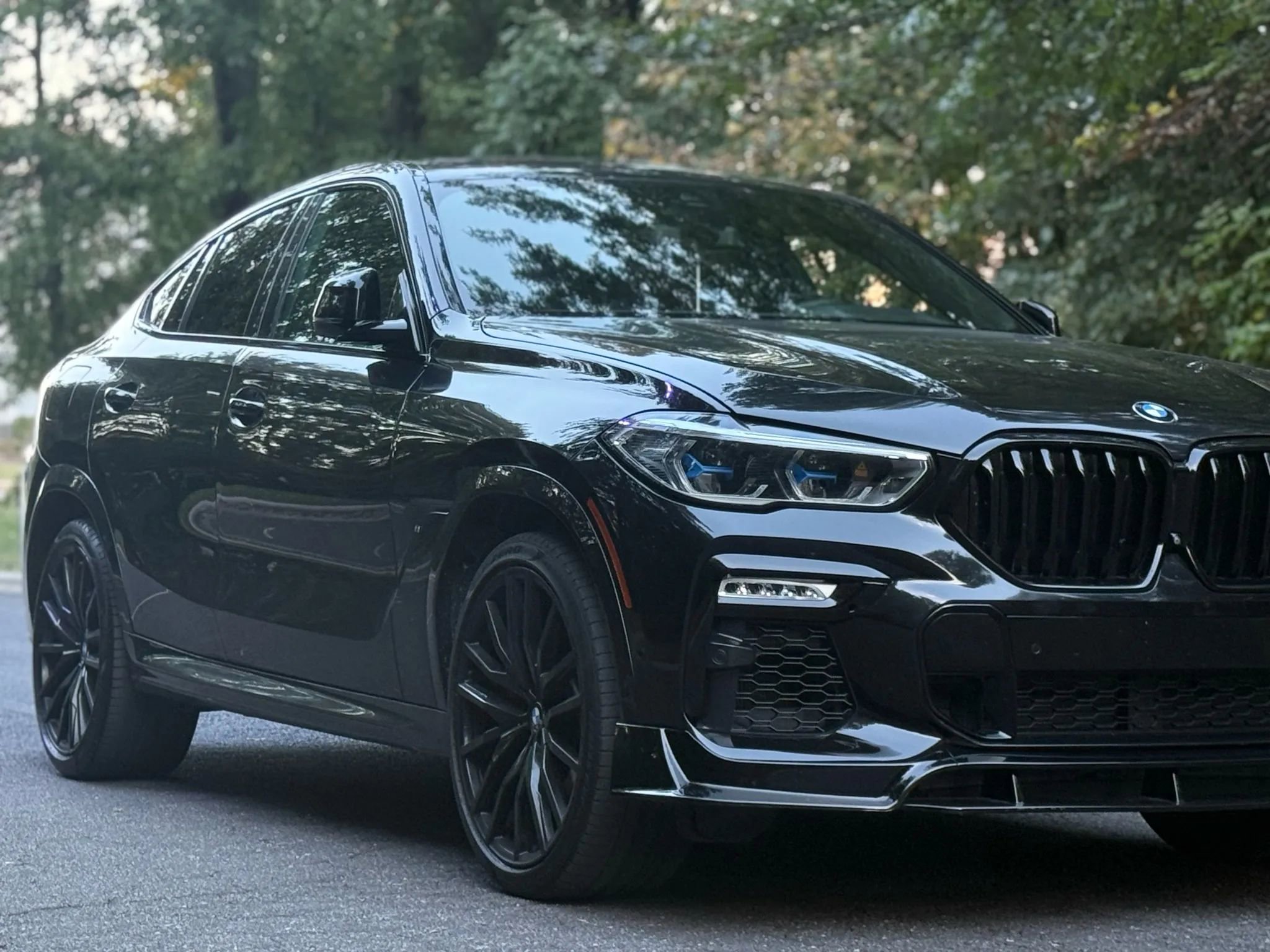 Used 2021 BMW X6 xDrive40i w/ Executive Package AWD/4WD image 1