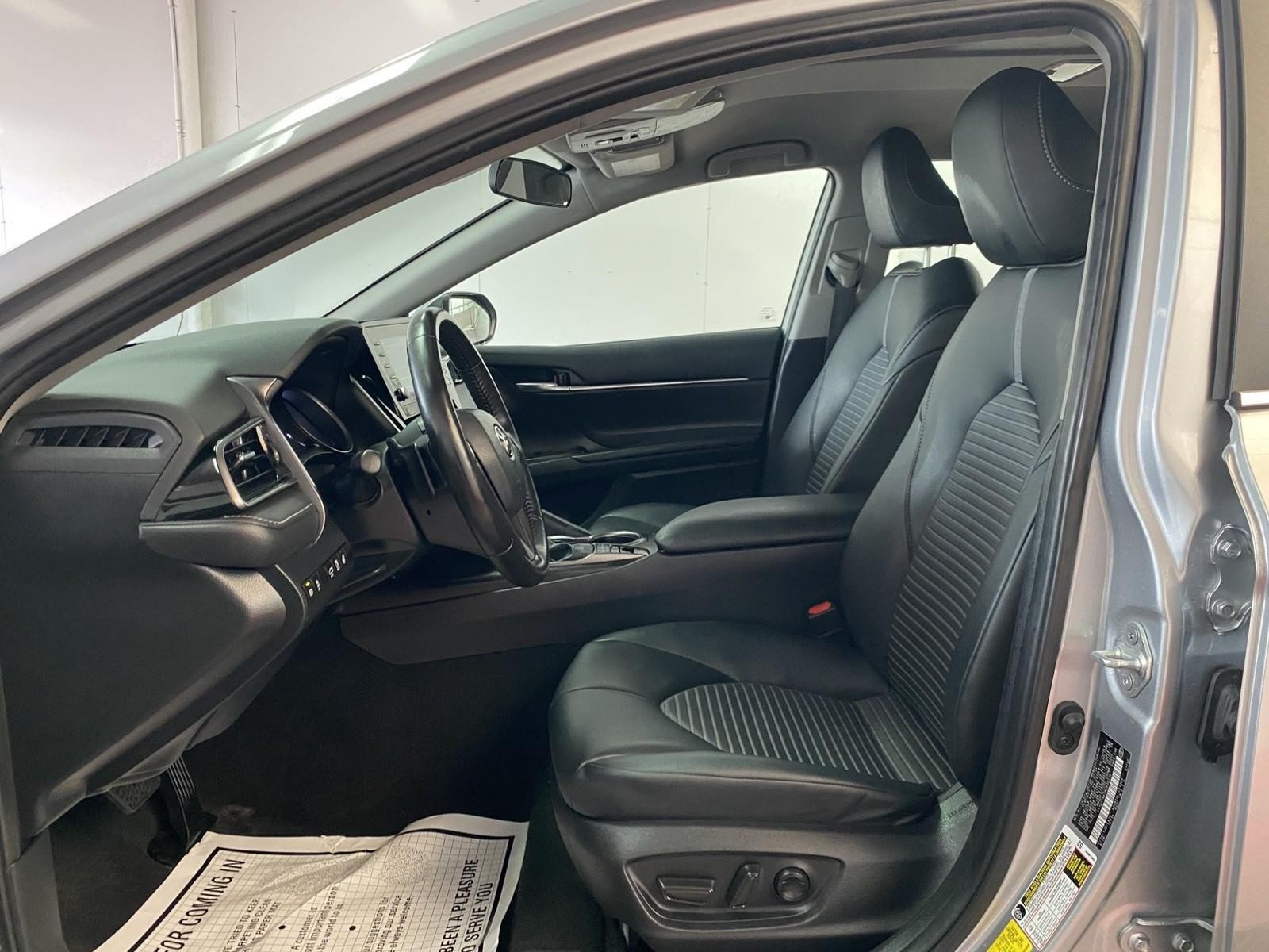 Used 2024 Toyota Camry SE w/ Cold Weather Package FWD image 18