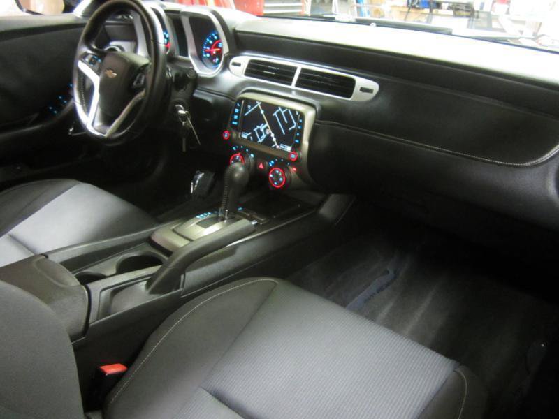 Used 2015 Chevrolet Camaro LT RWD image 15