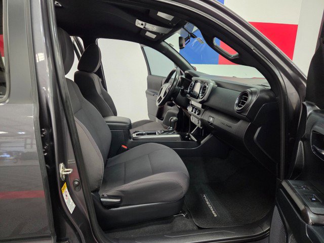 Used 2016 Toyota Tacoma TRD Sport image 8