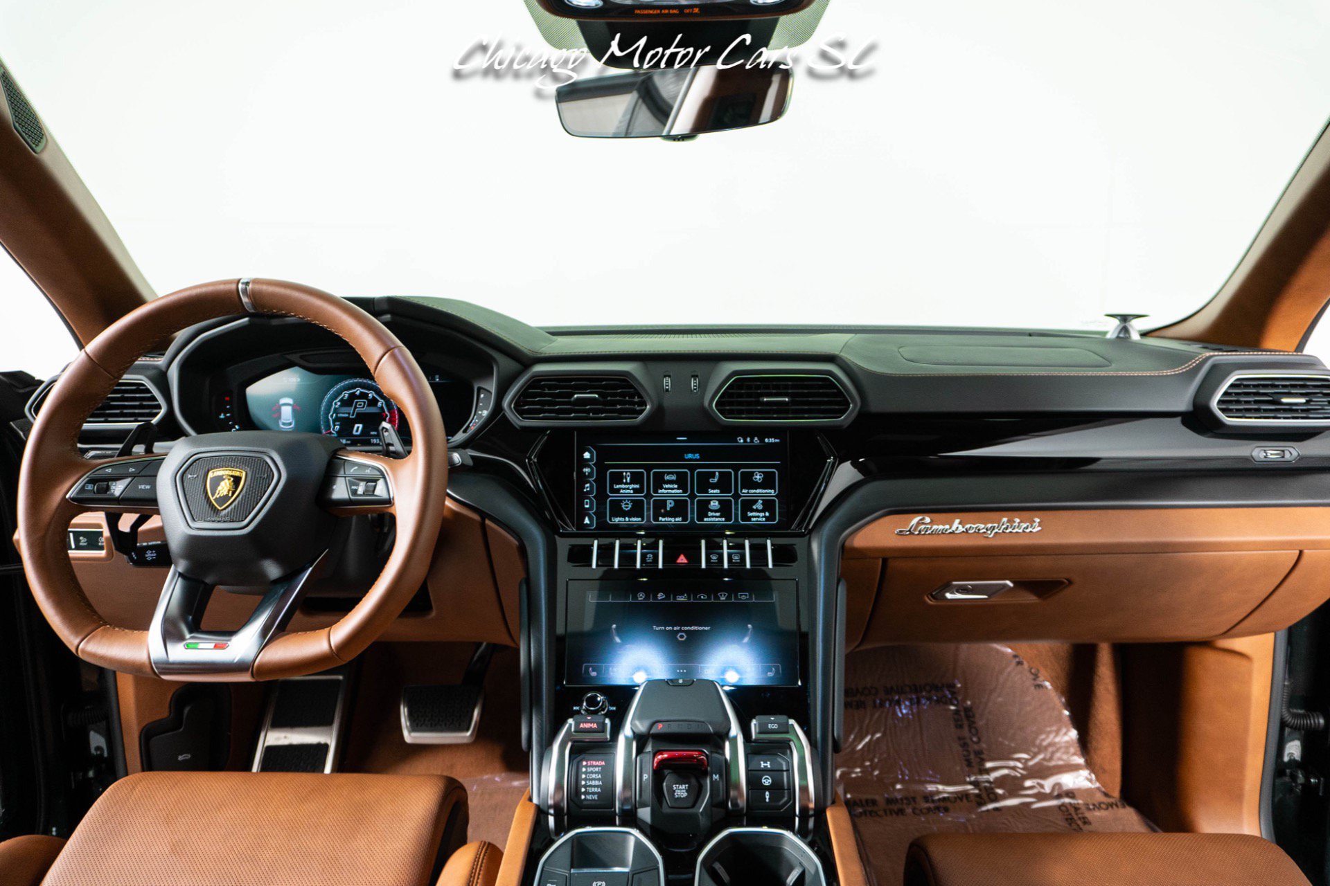 Used 2021 Lamborghini Urus AWD/4WD image 22