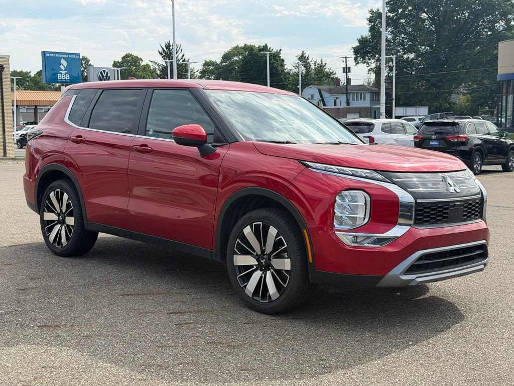 Used 2025 Mitsubishi Outlander SE FWD image 5