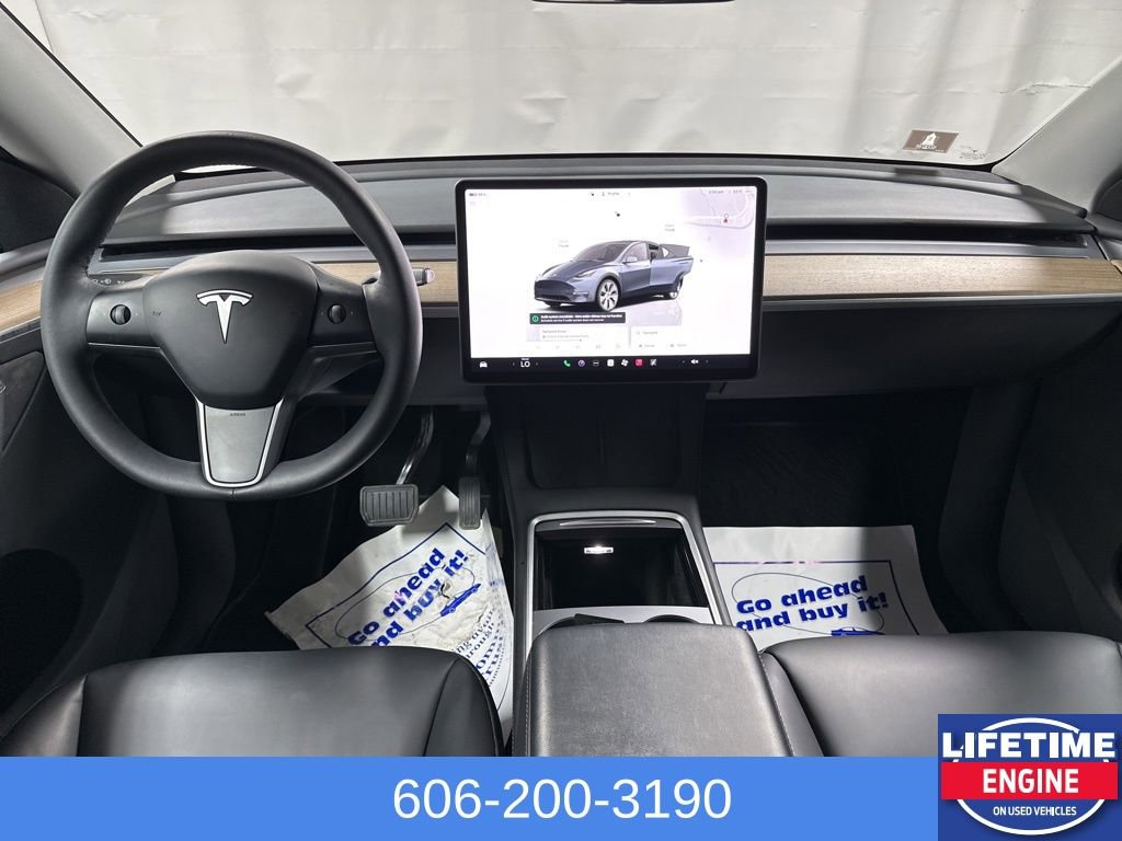 Used 2022 Tesla Model Y Long Range image 11