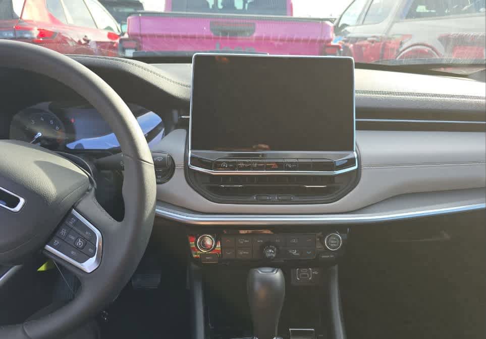 Used 2024 Jeep Compass Limited w/ Sun and Sound Group AWD/4WD image 12