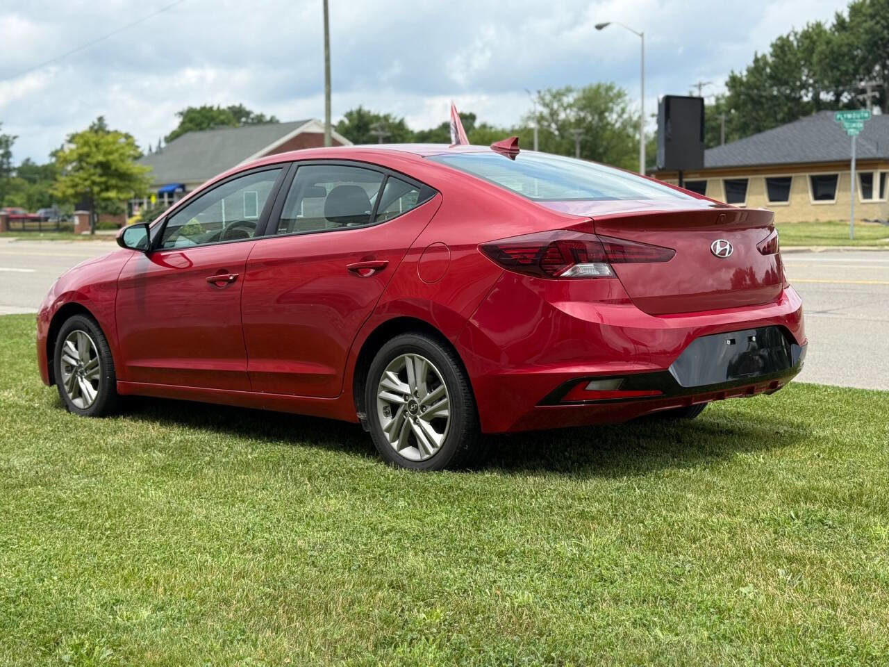 Used 2020 Hyundai Elantra SEL image 4