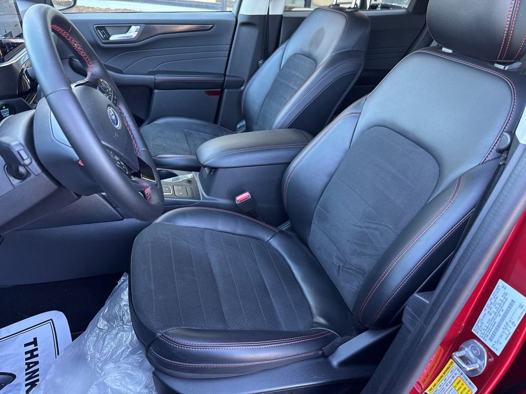 Used 2022 Ford Escape SEL w/ SEL Stealth AWD Package image 6