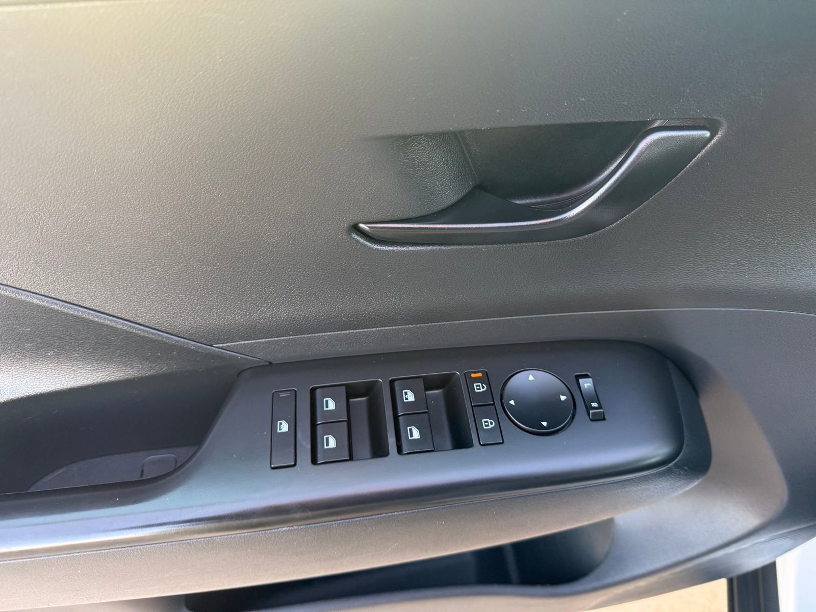 Used 2024 Hyundai Kona SEL image 14