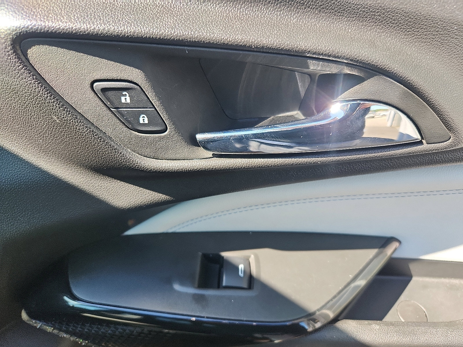 Used 2025 Chevrolet Trax LT w/ Driver Confidence Package image 33