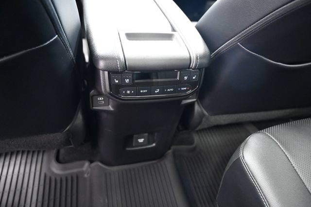 Used 2024 Toyota Grand Highlander AWD image 33