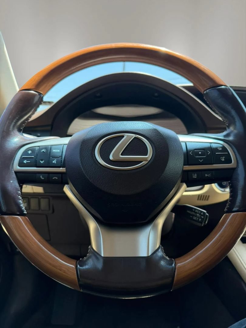 Used 2016 Lexus ES 300h w/ Luxury Package w/Wood Trim FWD image 22