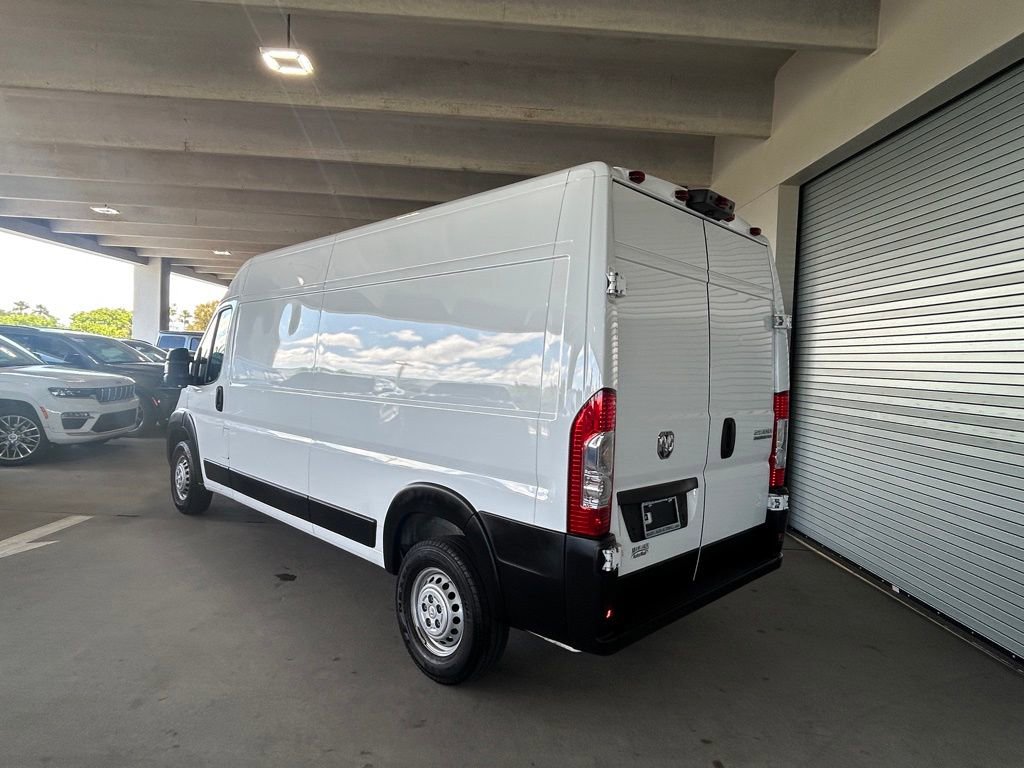 Used 2025 RAM ProMaster 2500 w/ Convenience Group image 3