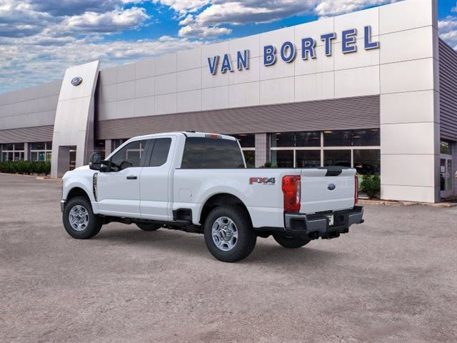 New 2026 Ford F350 XLT w/ FX4 Off-Road Package AWD/4WD image 4