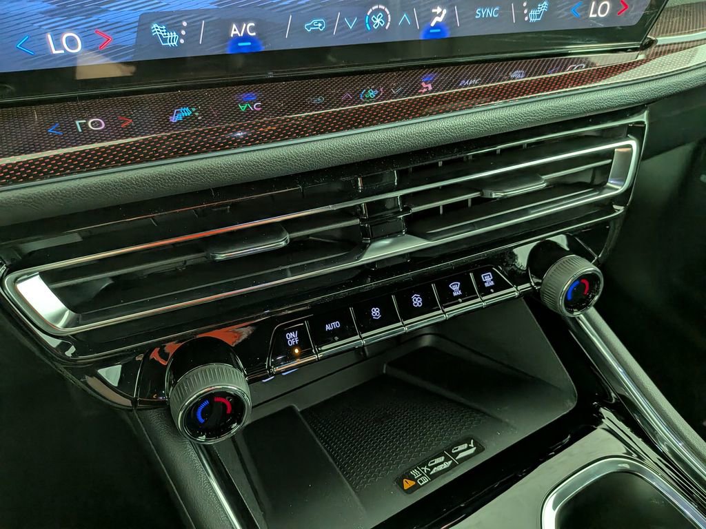 New 2026 Chevrolet Traverse Z71 w/ Enhanced Driving Package image 28