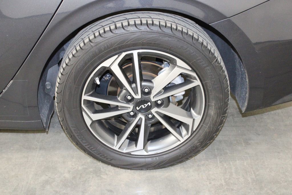 Used 2023 Kia Forte LXS w/ LXS Technology Package image 38