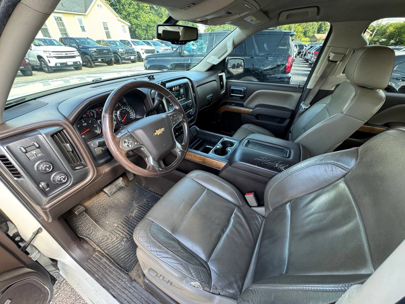 Used 2015 Chevrolet Silverado 1500 LTZ w/ LTZ Plus Package AWD/4WD image 17