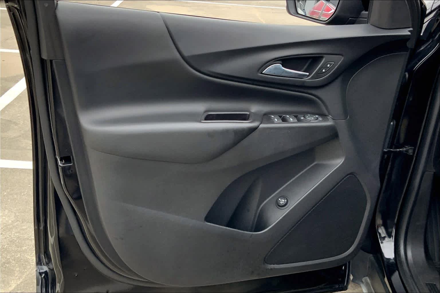 Used 2019 Chevrolet Equinox LT w/ Driver Convenience Package FWD image 19