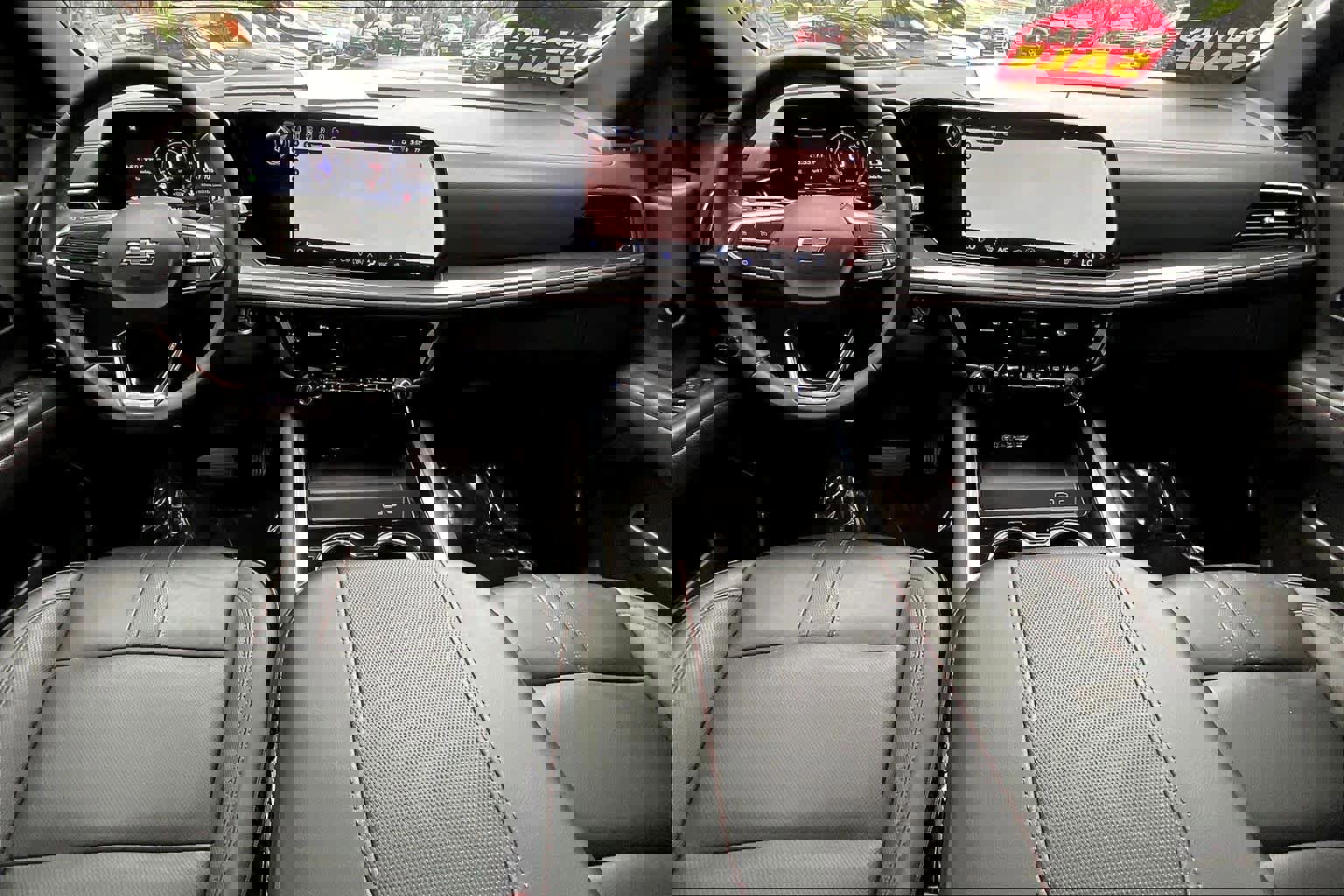 Certified 2025 Chevrolet Suburban RST image 15