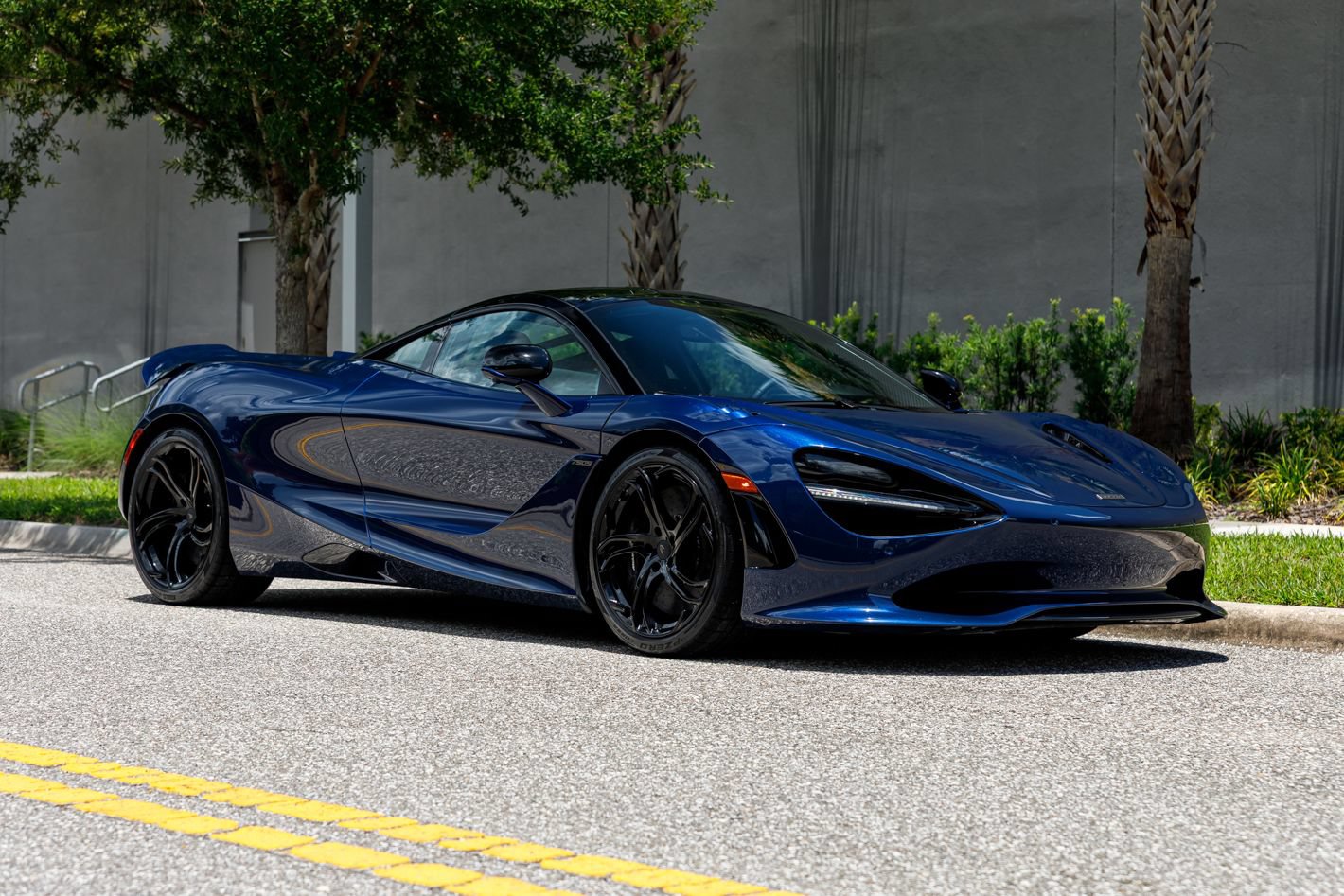 Used 2025 McLaren 750S RWD image 5