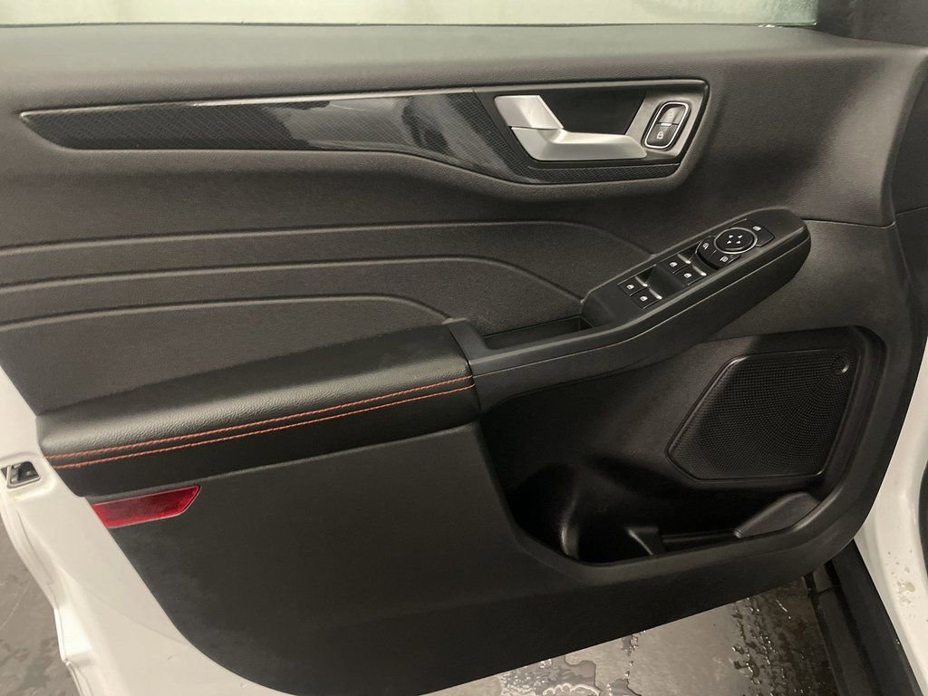 Used 2023 Ford Escape ST-Line image 15