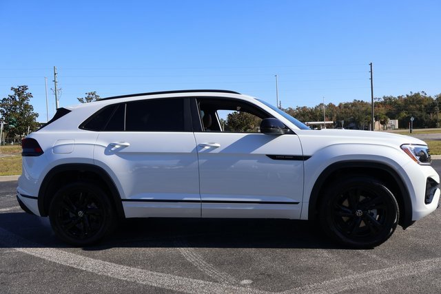 New 2026 Volkswagen Atlas Cross Sport SEL R-Line image 9