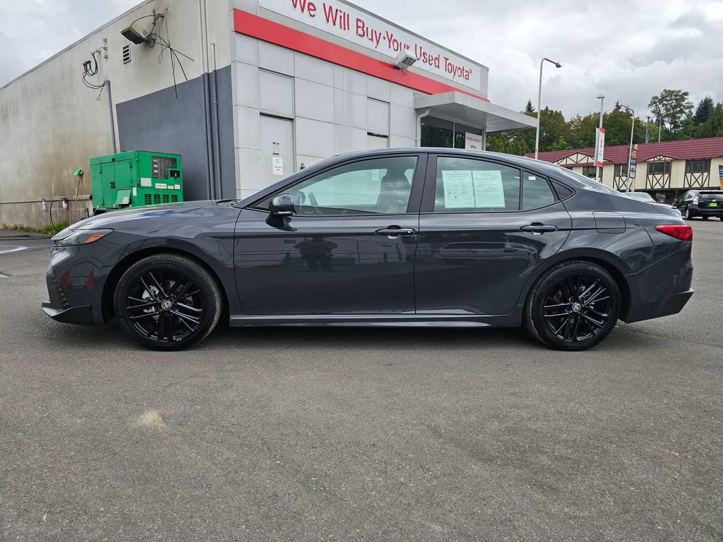 Used 2025 Toyota Camry SE FWD image 5