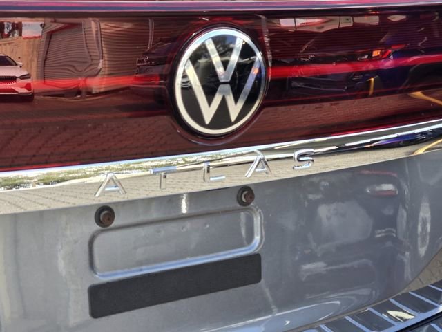 Certified 2025 Volkswagen Atlas SEL Premium R-Line image 6