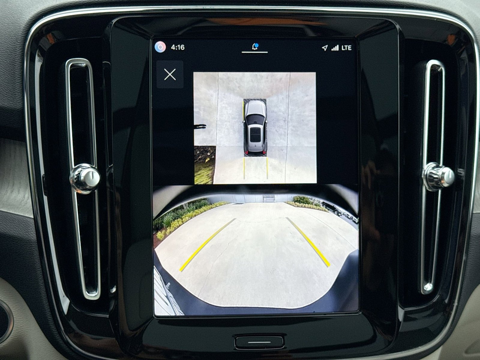 Certified 2025 Volvo XC40 B5 Ultra w/ Protection Package Premier AWD/4WD image 19