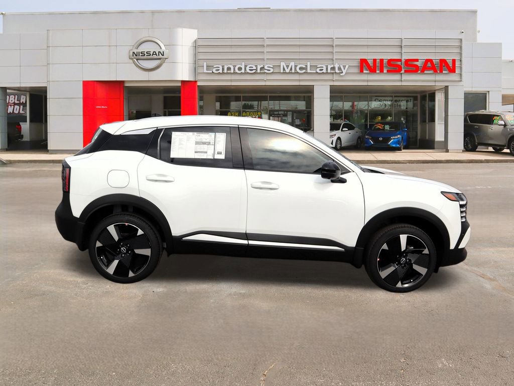 New 2026 Nissan Kicks SR w/ SR Premium Package FWD image 2