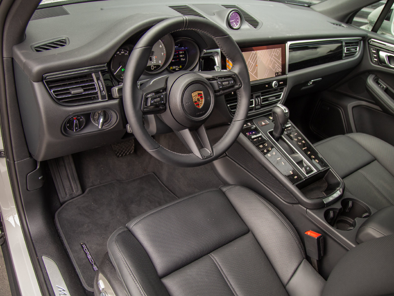 Certified 2026 Porsche Macan S AWD/4WD image 4