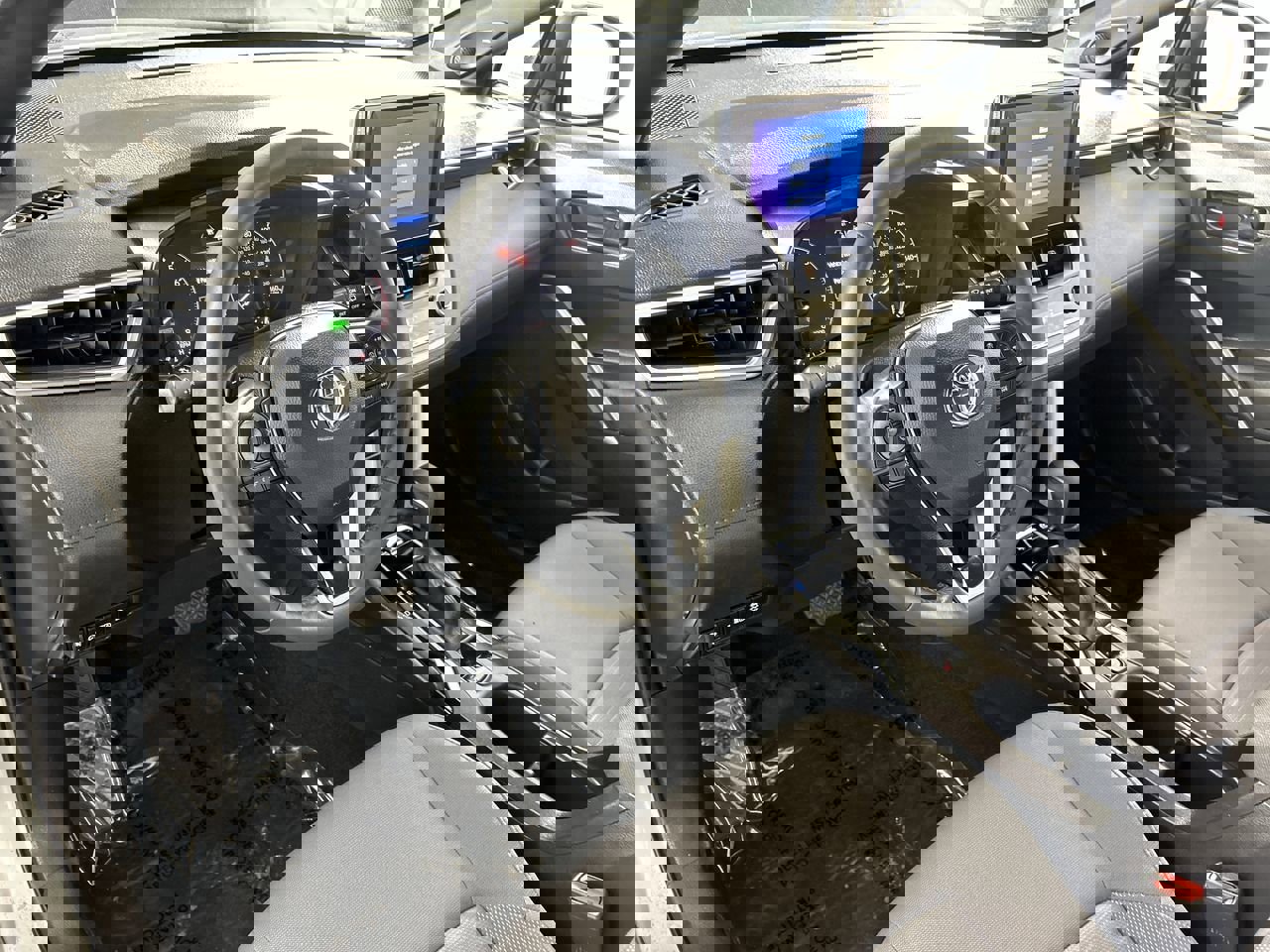 Used 2024 Toyota Corolla Cross SE w/ Moonroof Package image 11