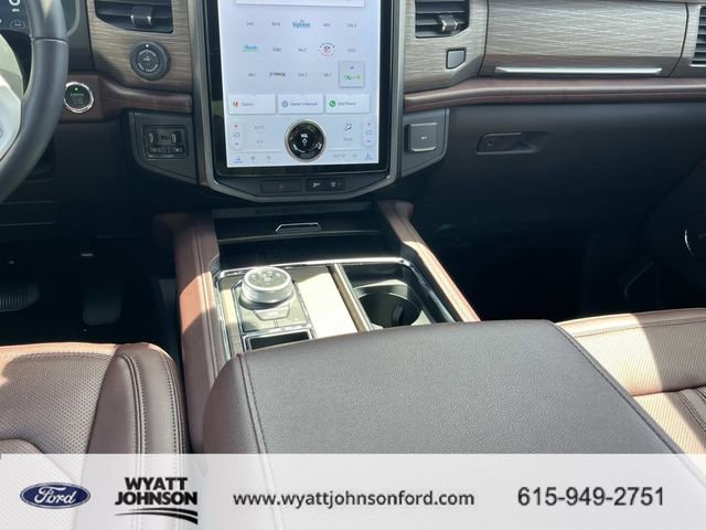 Used 2023 Ford Expedition Limited image 18