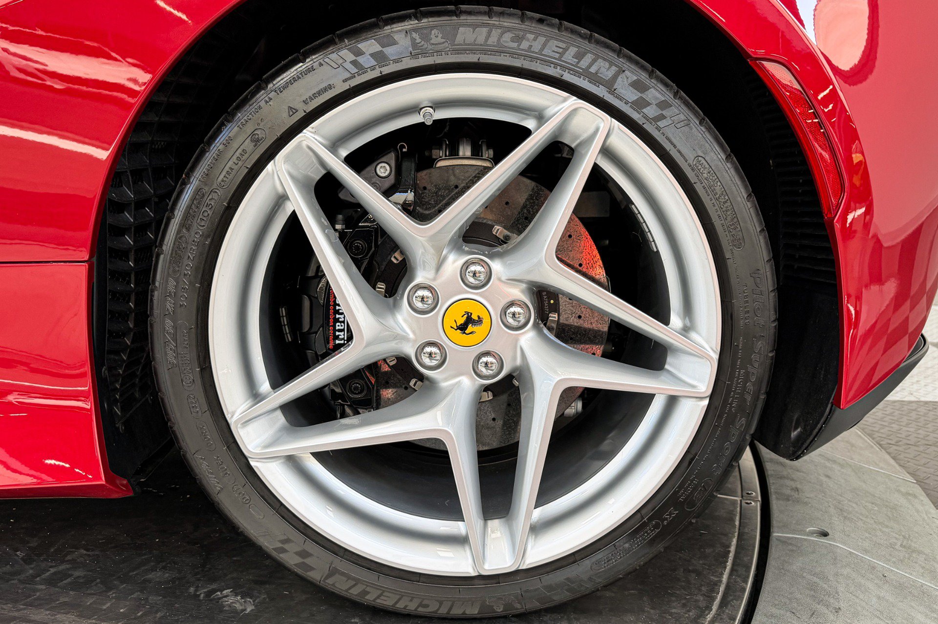 Used 2023 Ferrari F8 Tributo RWD image 42