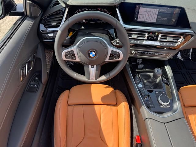 Used 2025 BMW Z4 M40i w/ Edition image 18