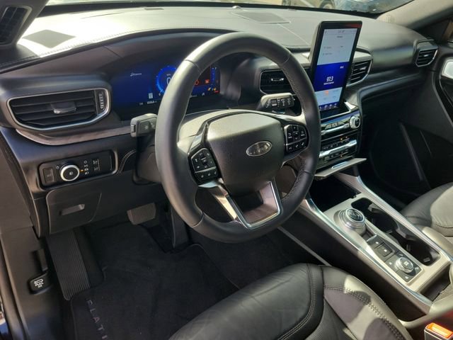 Certified 2023 Ford Explorer Platinum w/ Technology Package image 16