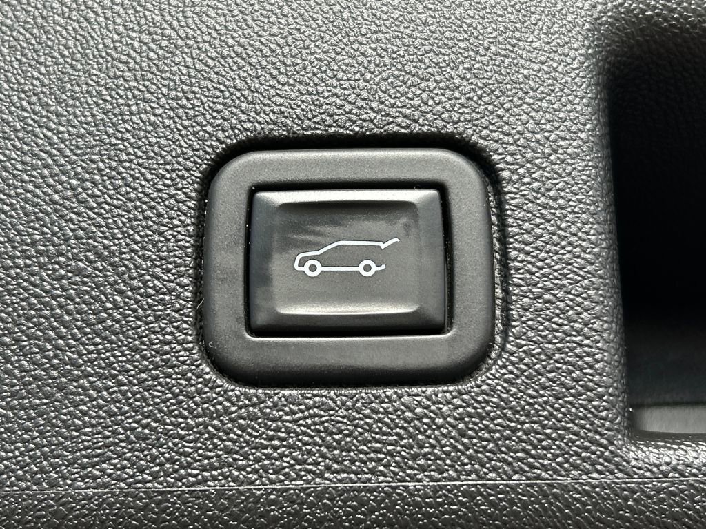 Used 2023 Chevrolet Equinox RS image 23