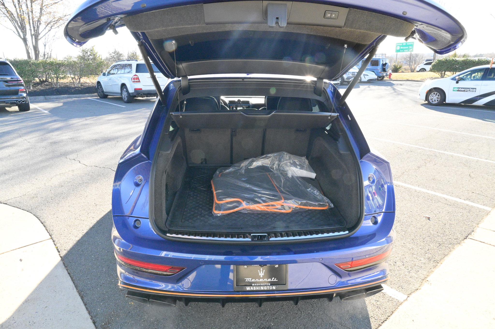 Used 2025 Bentley Bentayga image 43