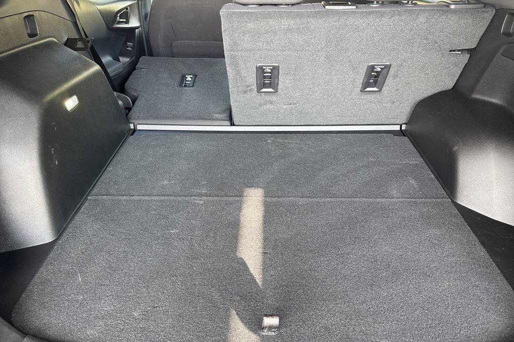 Used 2026 Chevrolet Equinox LT image 23