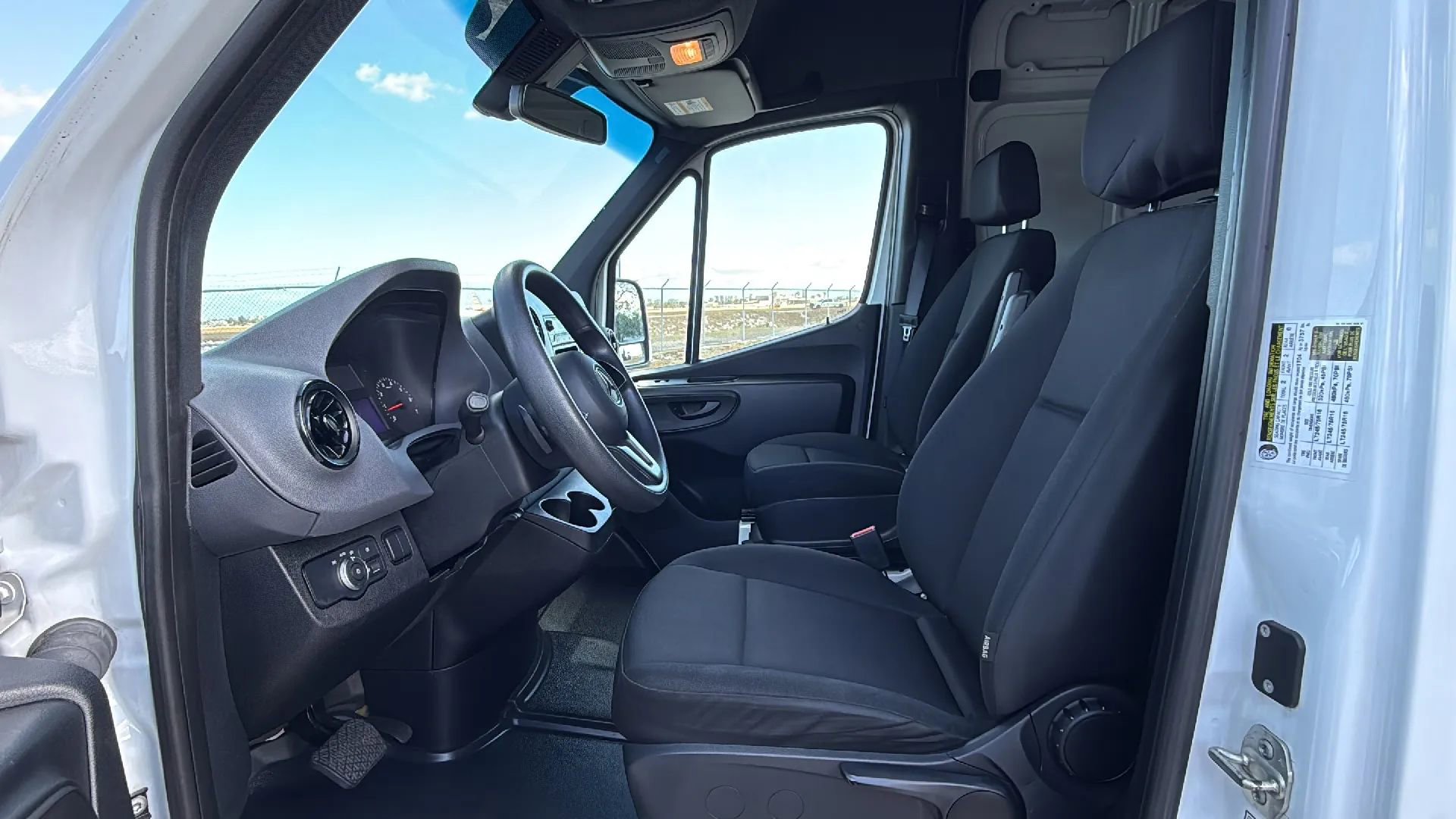 Used 2021 Mercedes-Benz Sprinter 1500 image 14