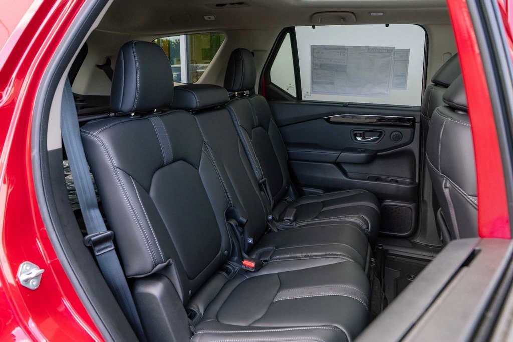 New 2025 Honda Pilot Touring image 17