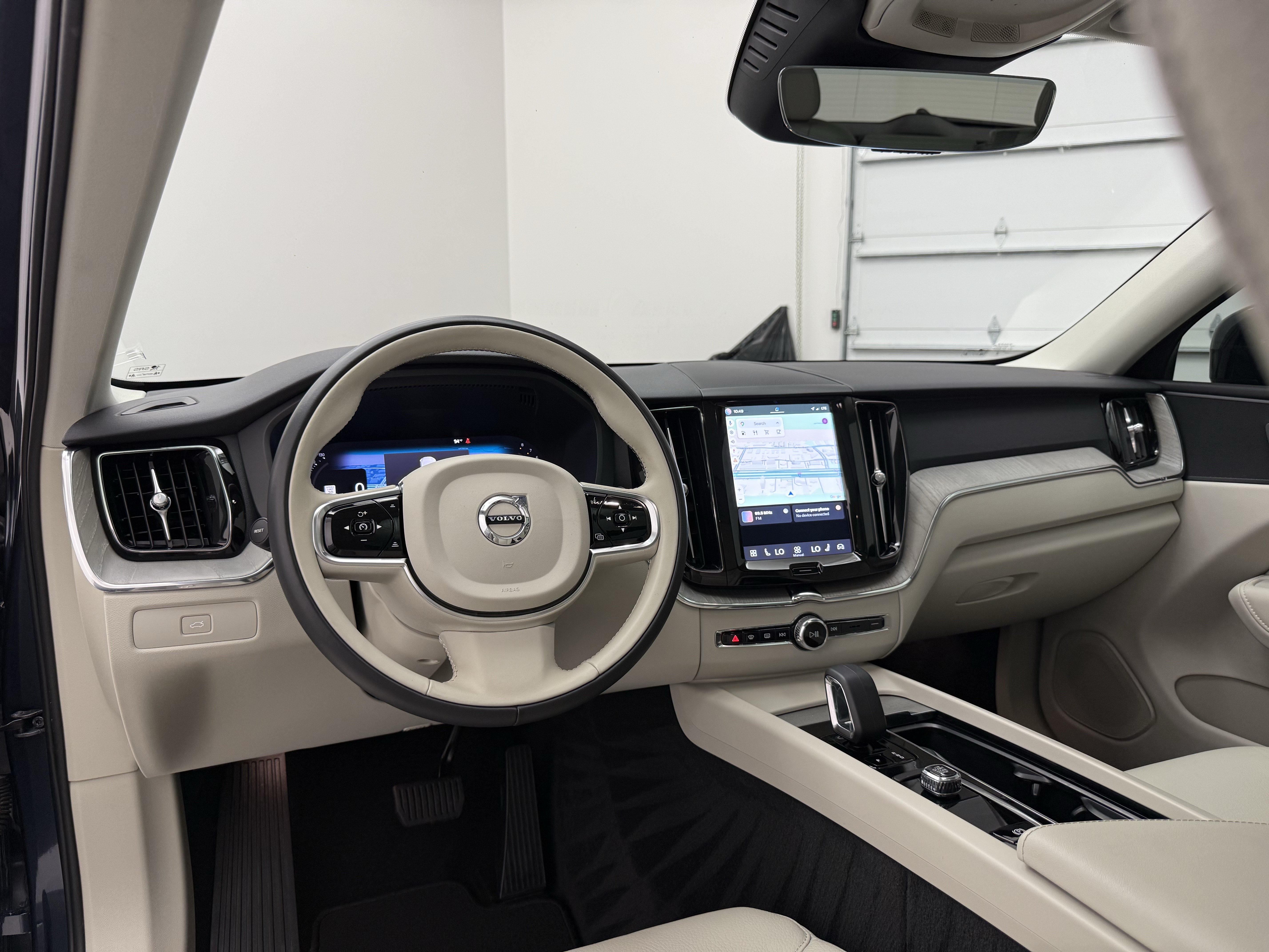Certified 2024 Volvo XC60 B5 Plus w/ Protection Package Premier AWD/4WD image 22